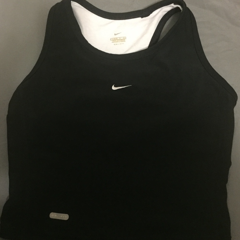 Nike Dri Fit Cropped Top built in bra